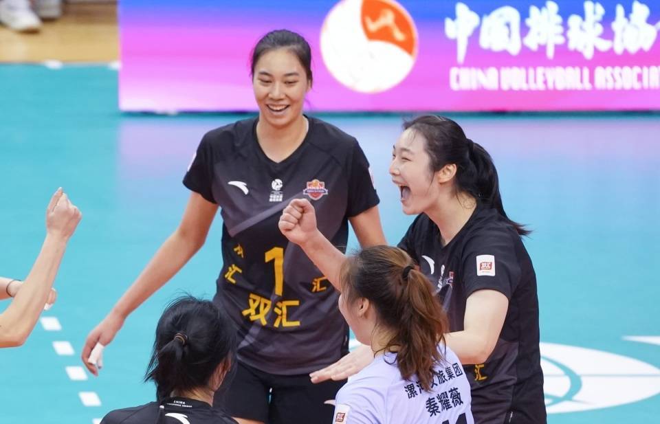 B体育官方入口-恭喜！中国女排20岁1米98接应崛起：朱婷师妹冲上得分榜第十